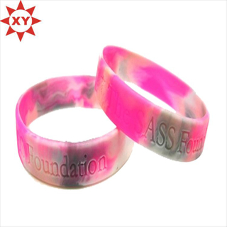 China Supplier Emboss New Hot Silicone Wristband